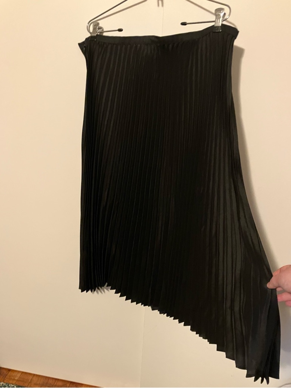 Size 18 Black Silky Pleated Midi Skirt